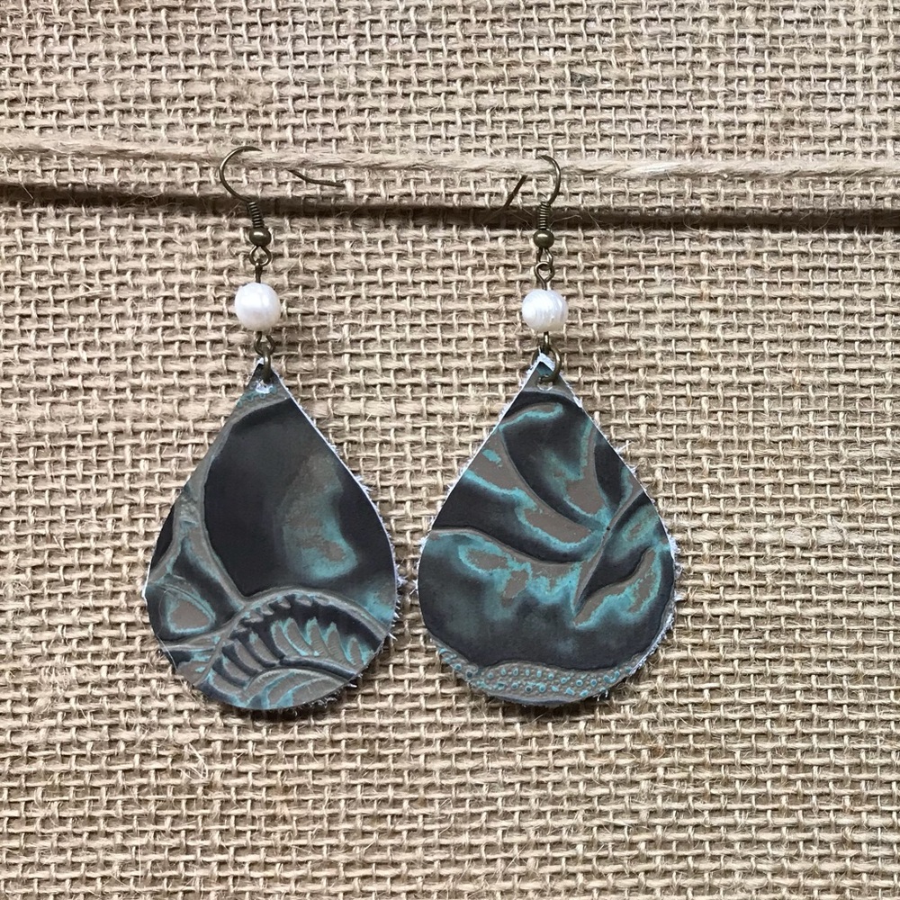 Medium genuine leather earrings
